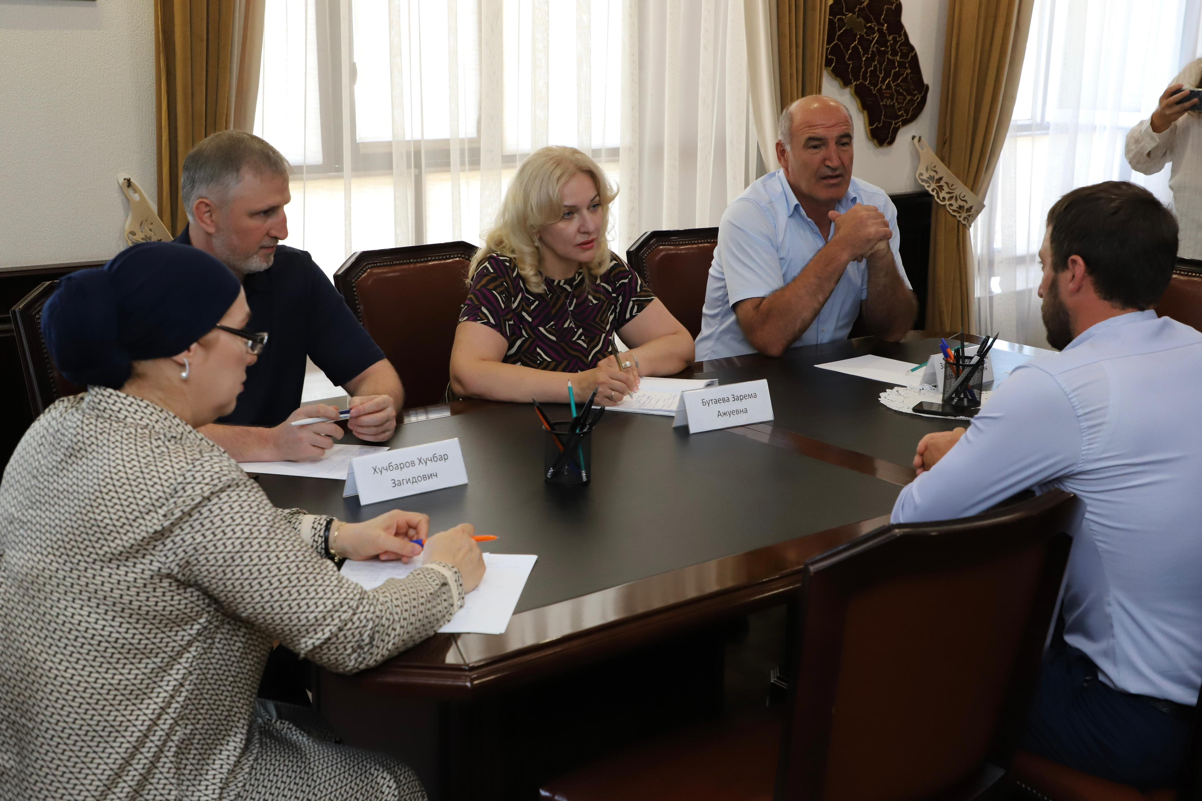 Министр культуры Дагестана Зарема Бутаева провела выездной прием граждан в Хунзахском районе